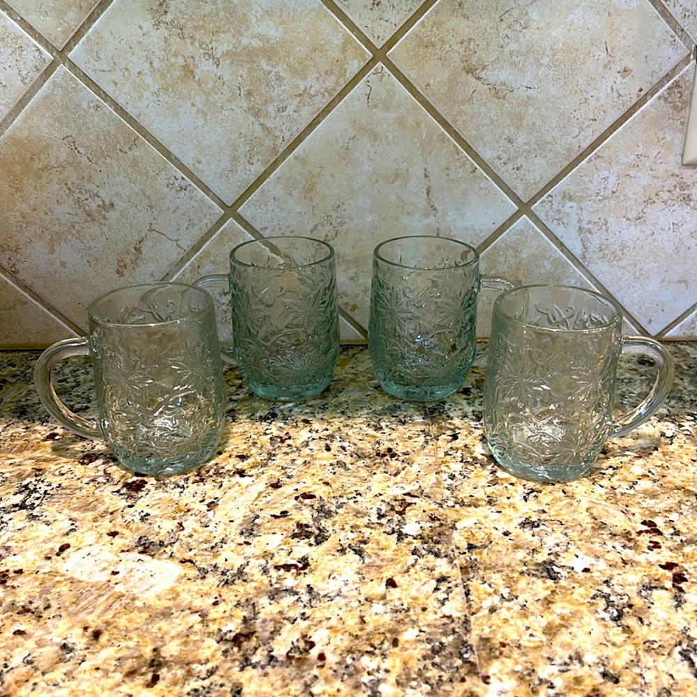 Princess House Fantasia Clear Poinsettia Crystal Coffee Mugs Set Of 4 perfect